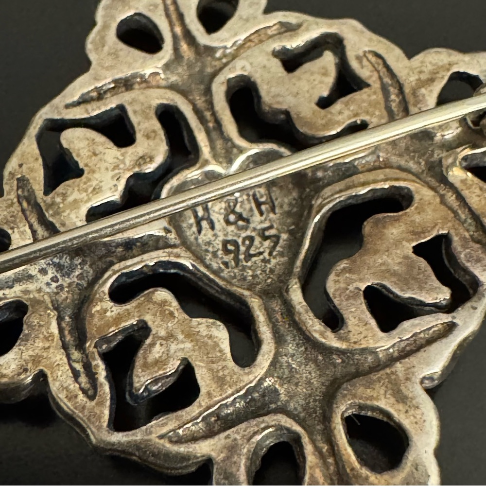 Vintage Sterling Silver Sacred Heart Cross Brooch - H&H - 925 - Picture 2 of 5